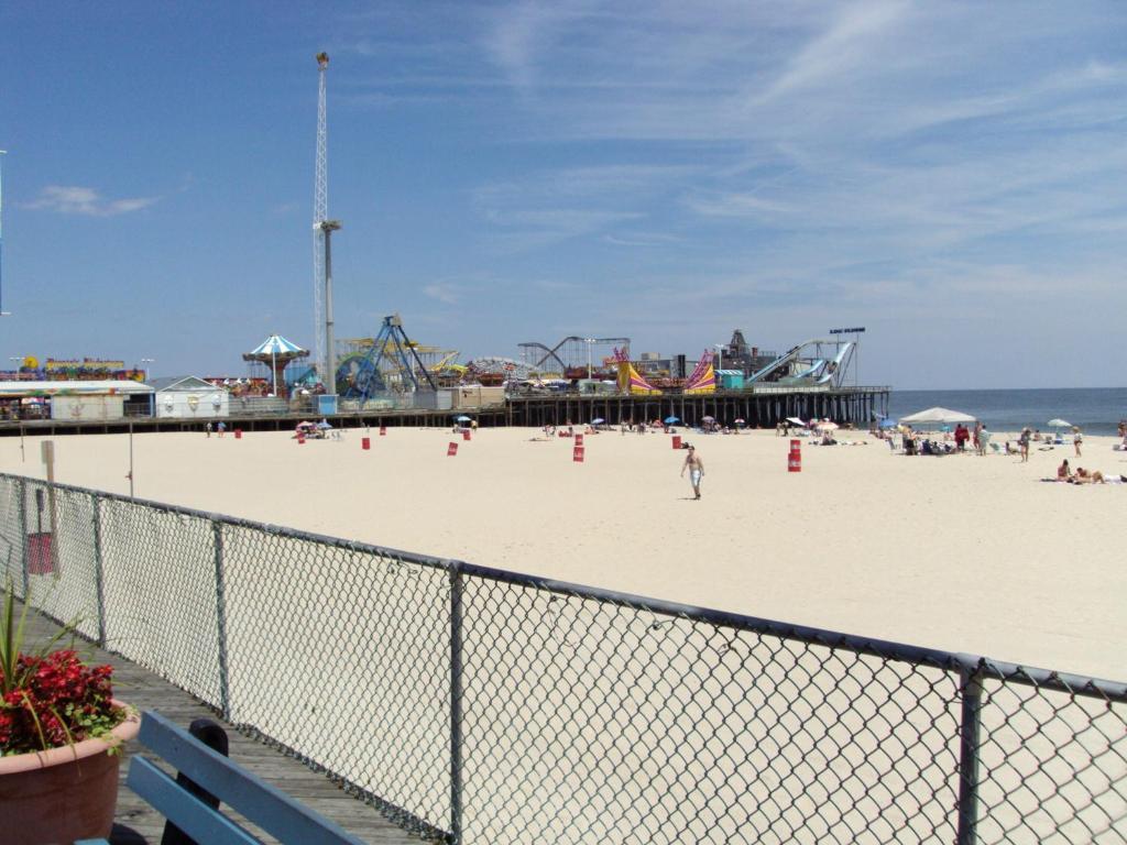 Buoy 16 Motel By The Beach Seaside Heights Exterior photo